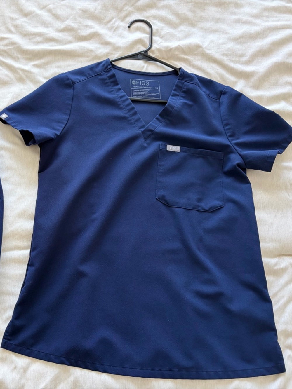 Figs Navy Women's Scrub Set